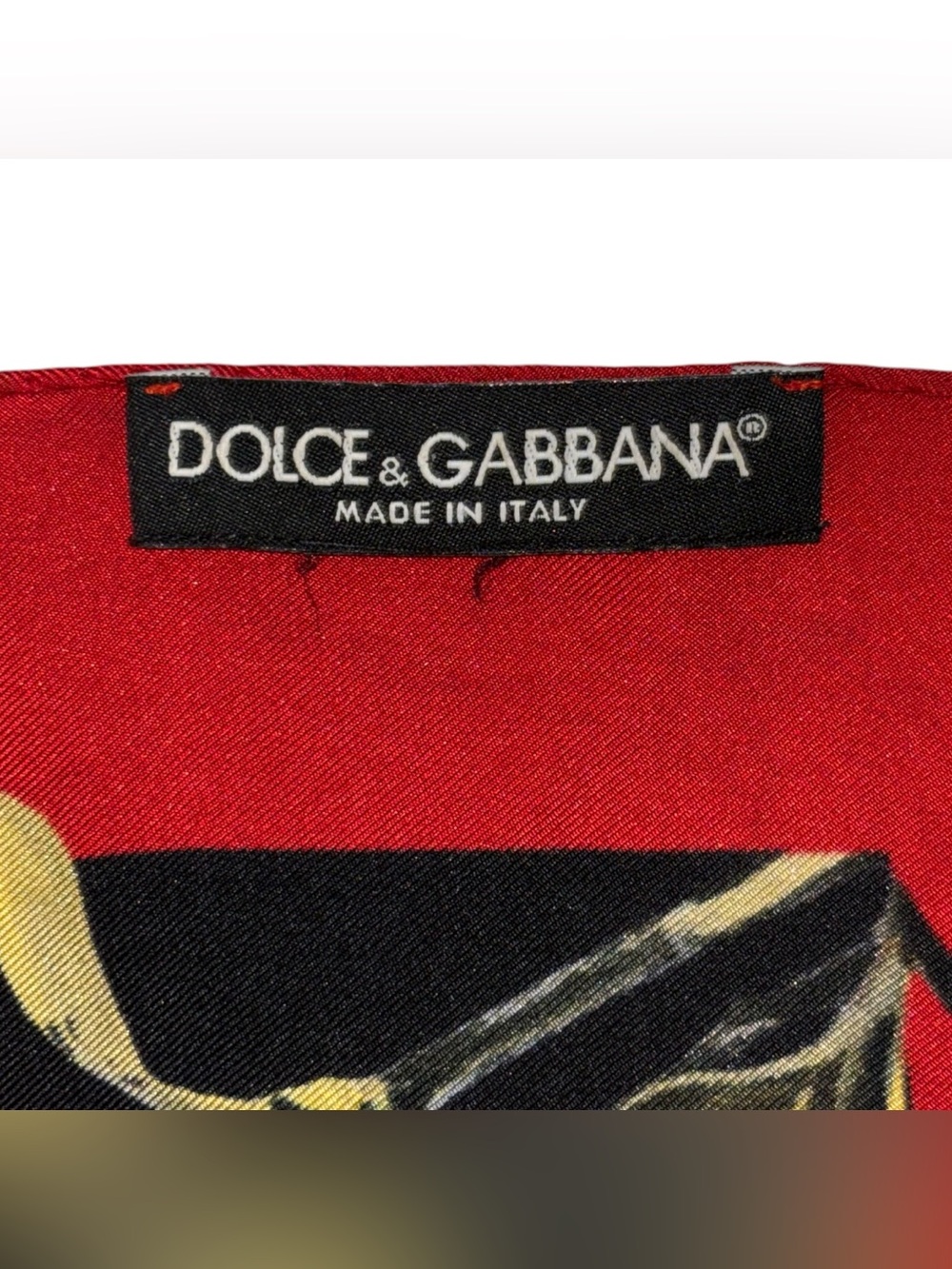 Dolce & Gabbana Red Carnation Fondo Nero Silk Scarf 70cm Square Made in Italy - Picture 9 of 10